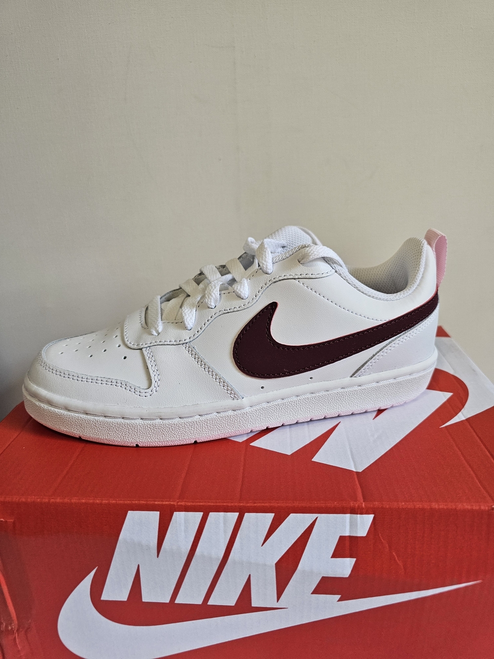Nike White Sneakers with Burgundy Swoosh W6.5 Or Y5